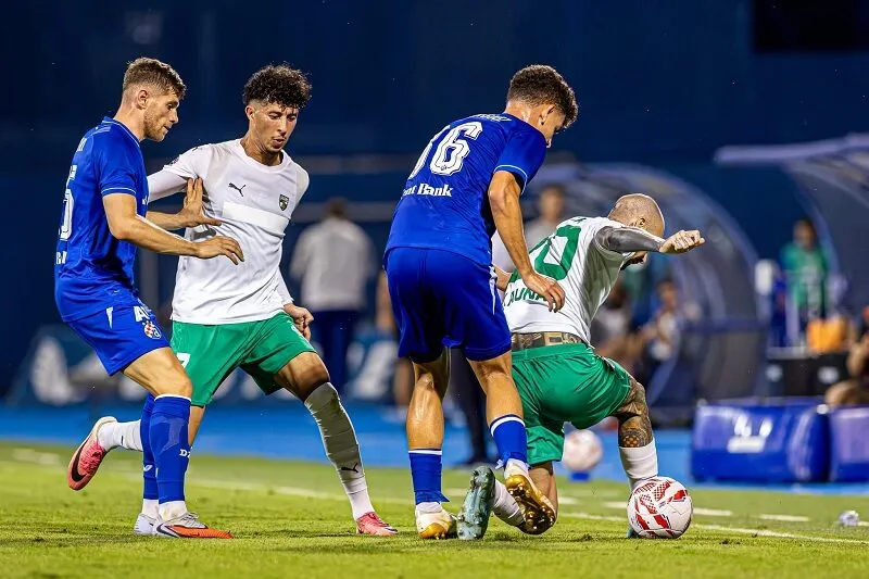 Fenerbahce khó thắng đậm trước Sturm Graz